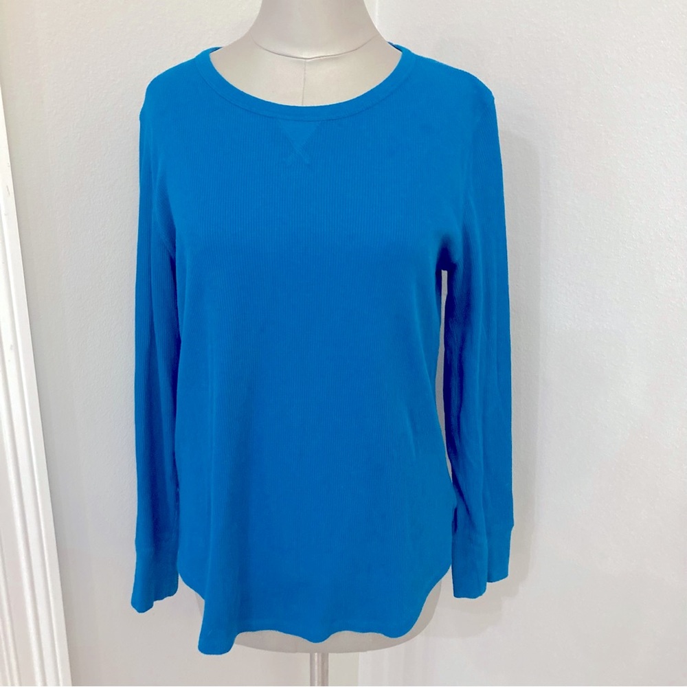 GAP blue longsleeve thermal shirt in size extra large GUC a pull & spot